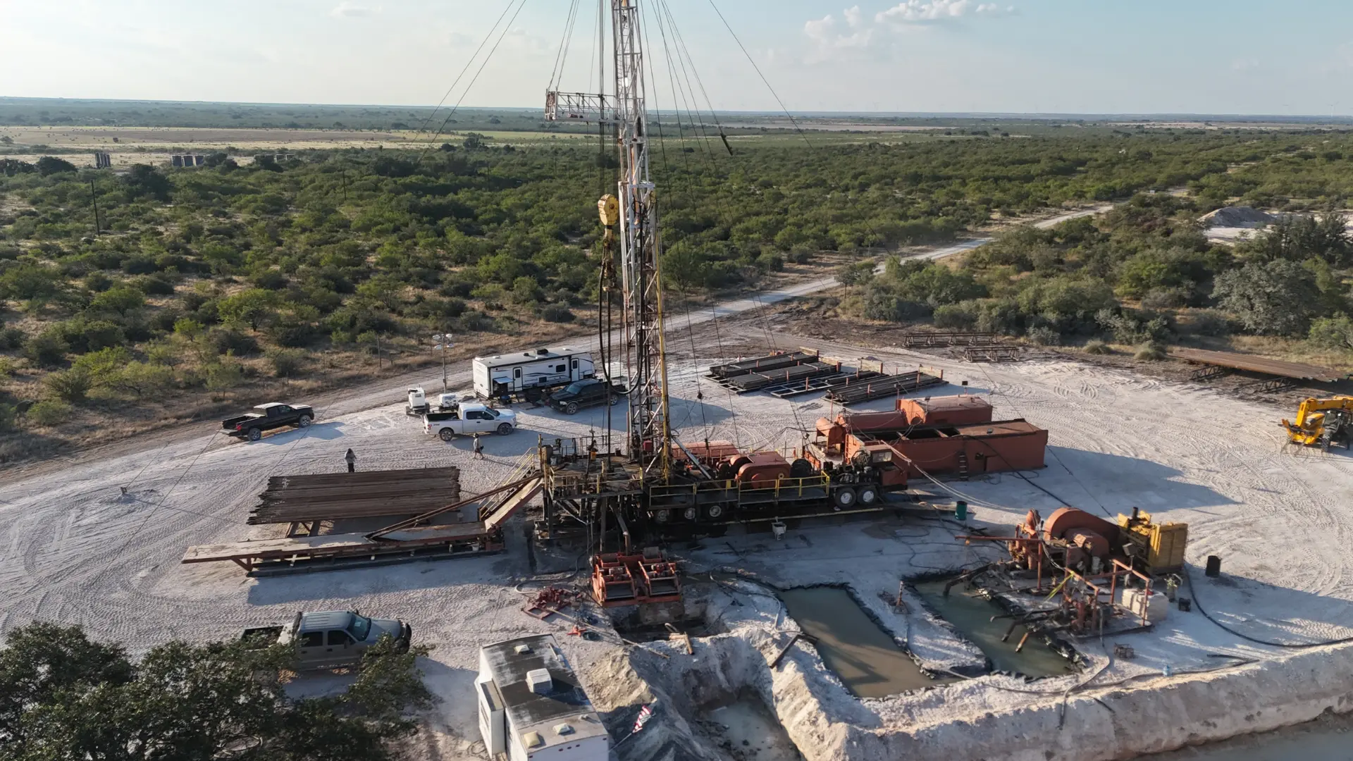 Aerial view of a Rise Drilling rig and location in Texas